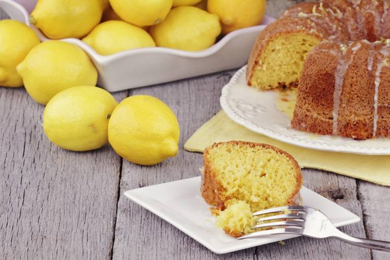 Ricetta Della Ciambella Al Limone Soffice Classica E Con Il Bimby