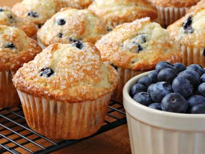 Soffici, buonissimi e facili da fare: sono i muffin ai mirtilli e yogurt!