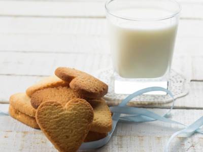 Colazione fatta in casa? Provate a fare questi buonissimi biscotti al latte!