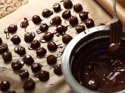 Prepariamo i cioccolatini fatti in casa: andranno a ruba!