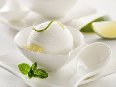 Fresco e amato da tutti: ecco come fare il gelato al limone!