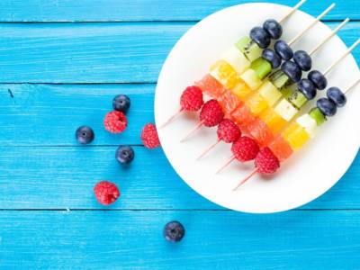Spiedini di frutta fresca: un ottima idea per servire la frutta!
