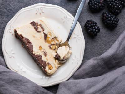 Torta semifreddo: la ricetta buonissima con cioccolato e panna!