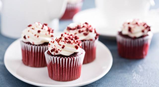 Eleganti e scenografici: sono i red velvet cupcake!