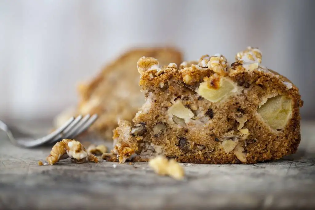 Torta di mele e noci