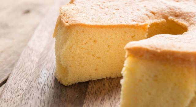 La chiffon cake è una torta soffice e buonissima: ecco come si prepara!