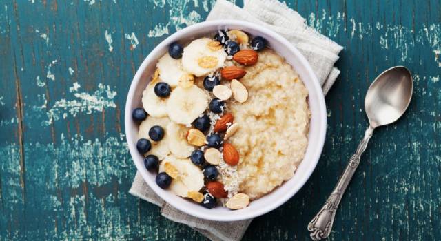 Buonissimo porridge d&#8217;avena: per una colazione leggera e nutriente!