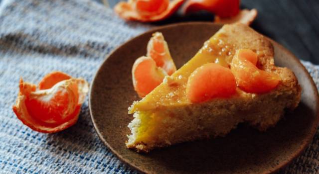 Soffice e dal sorprendente aroma agrumato: è la torta al mandarino!