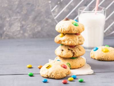 Biscotti con smarties: coloratissimi dolcetti per grandi e piccini!
