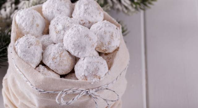Cosa aspettate a preparare i biscotti palle di neve? Ecco ingredienti e ricetta!