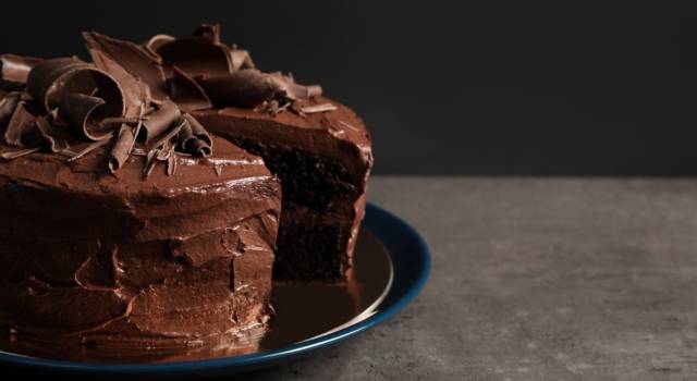La mud cake è la torta perfetta per gli amanti del cioccolato: ecco la ricetta!