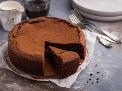 Iniziate la giornata con la giusta carica: provate la torta al cioccolato senza glutine!