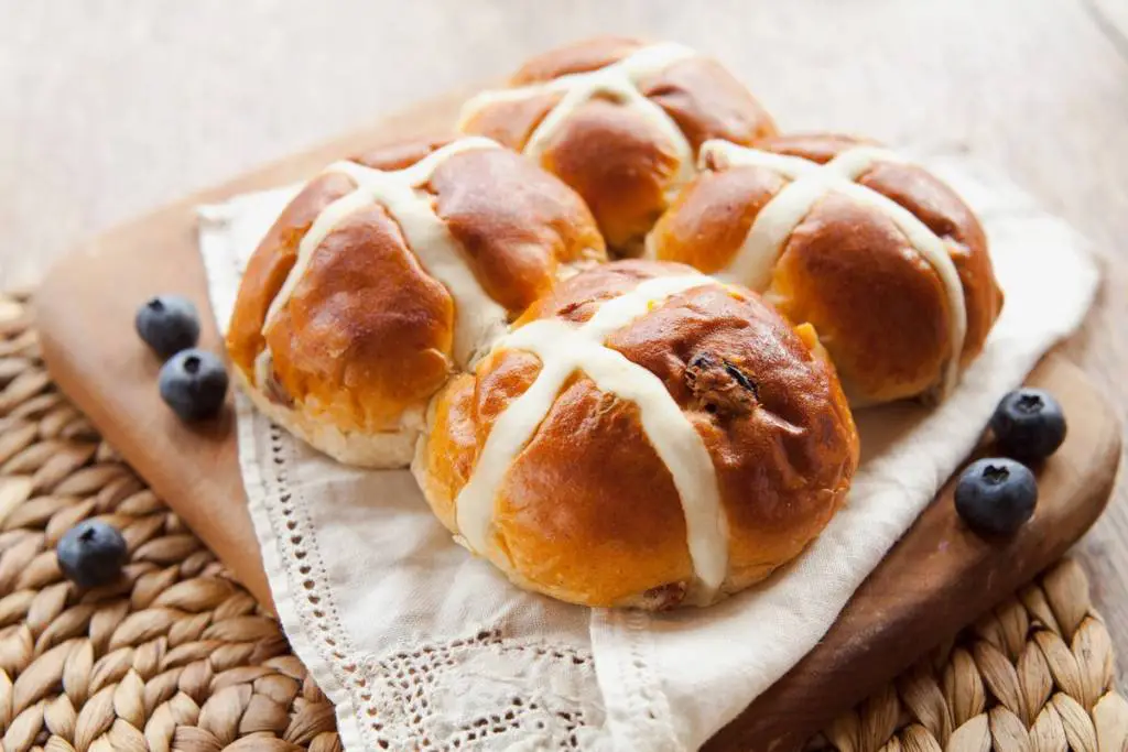 Hot cross buns