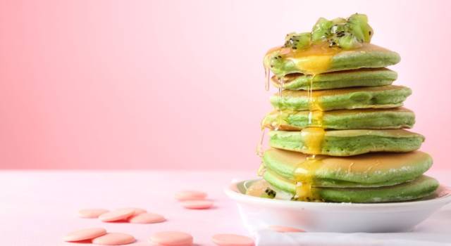 Buonissimi e facili da fare: sono i pancake ai kiwi!