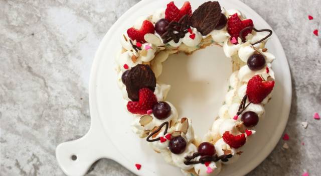 La cream tart è un dei dolci più in voga del momento: prepariamola insieme