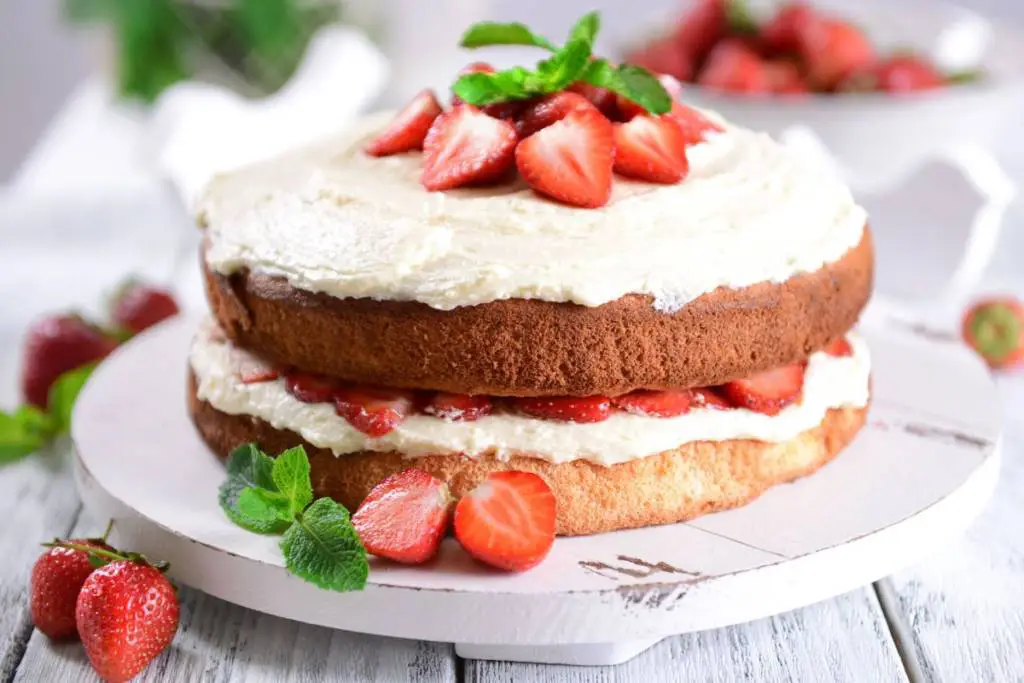 nude cake alle fragole