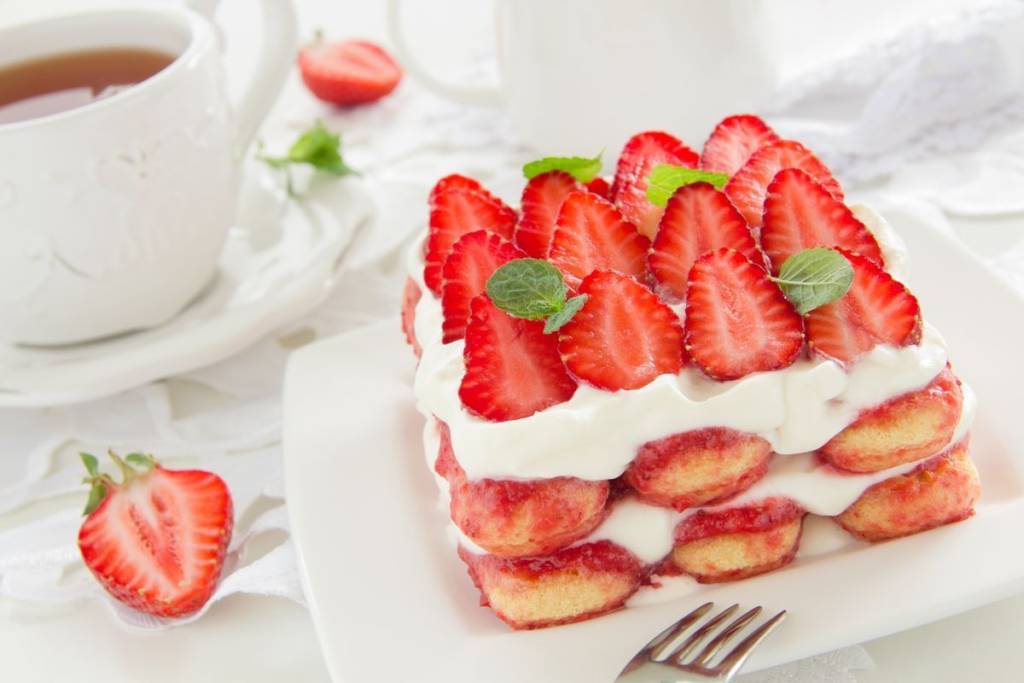 tiramisù alle fragole senza uova