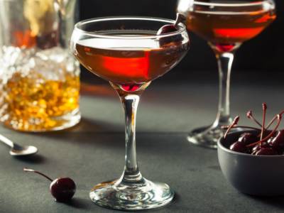 Come si prepara il Manhattan? Ricetta, curiosità e varianti del cocktail!