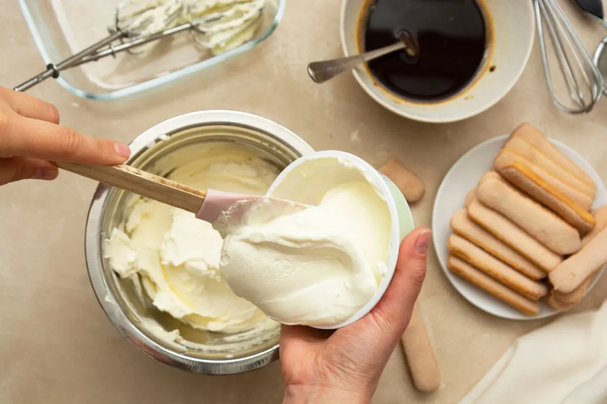 Preparate la crema del tiramisù senza uova