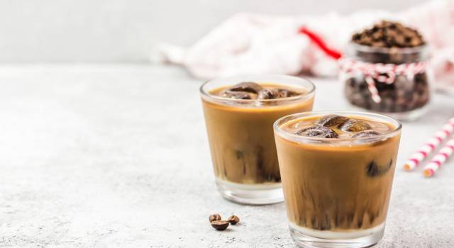 Caffè leccese con latte di mandorla: per chi ama il caffè in ogni sua forma!