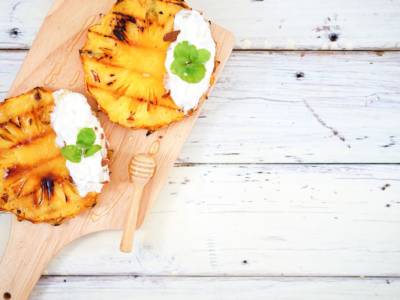 Ananas grigliato con crema: un dessert così buono che vi conquisterà