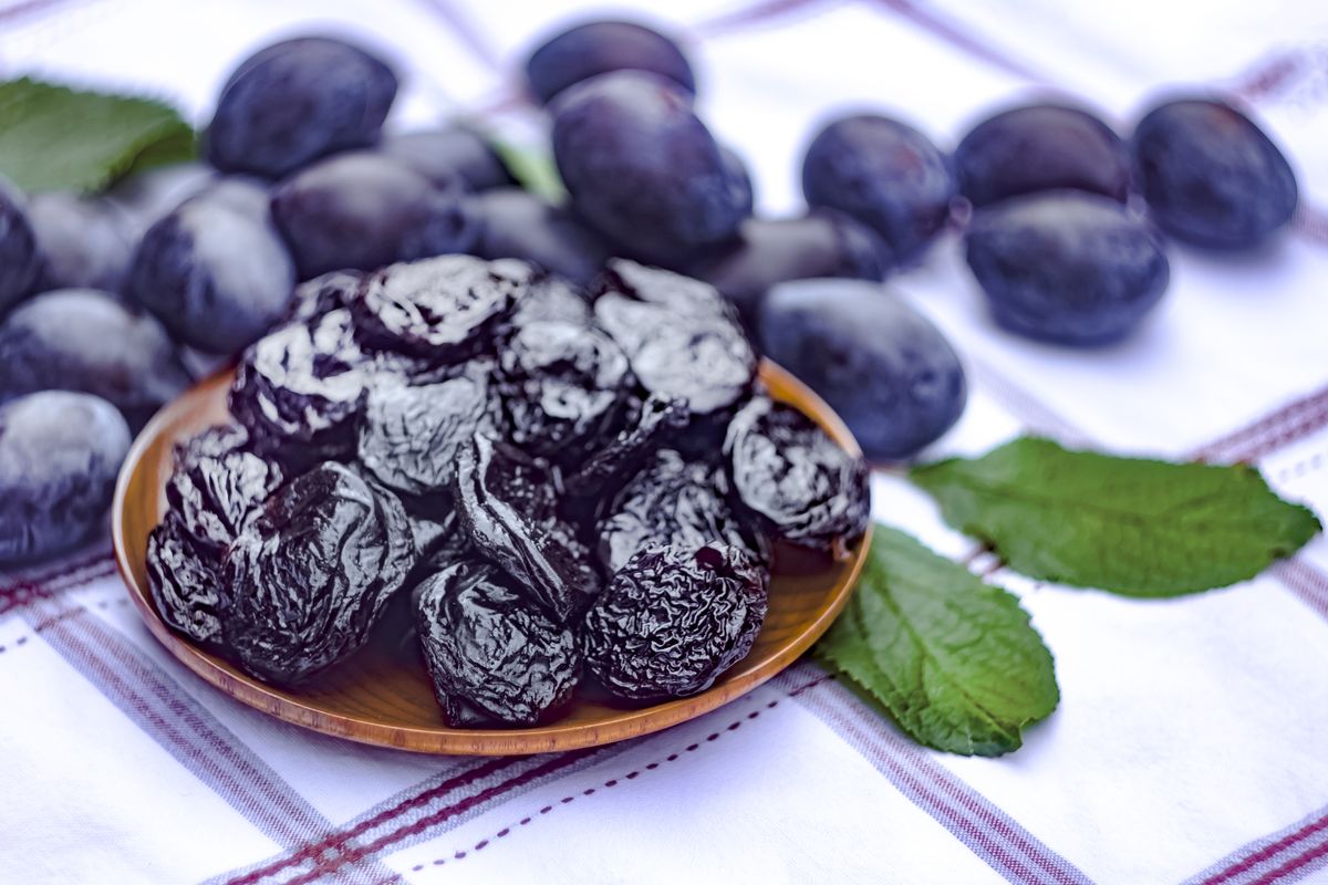 Come Fare Le Prugne Secche Ricetta Propriet E Consigli Per Prepararle