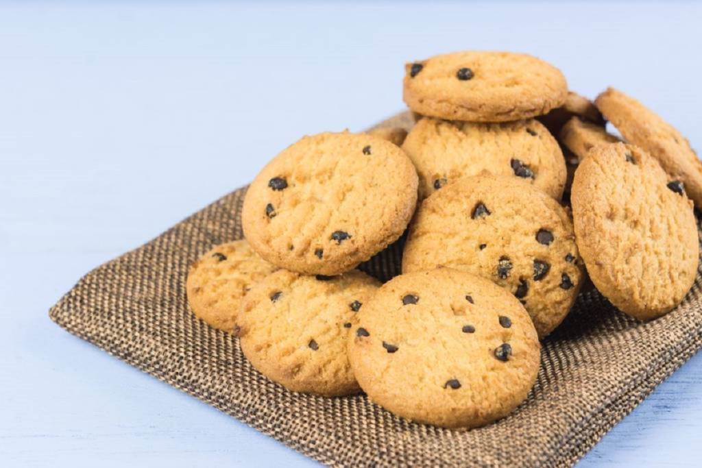 Biscotti con gocce di cioccolato senza burro: buoni… e light