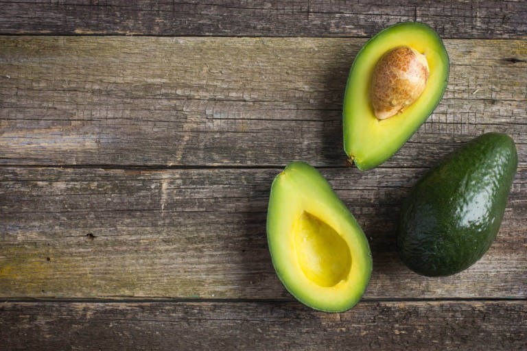 Come conservare l'avocado in frigo o in freezer? Quanto dura?