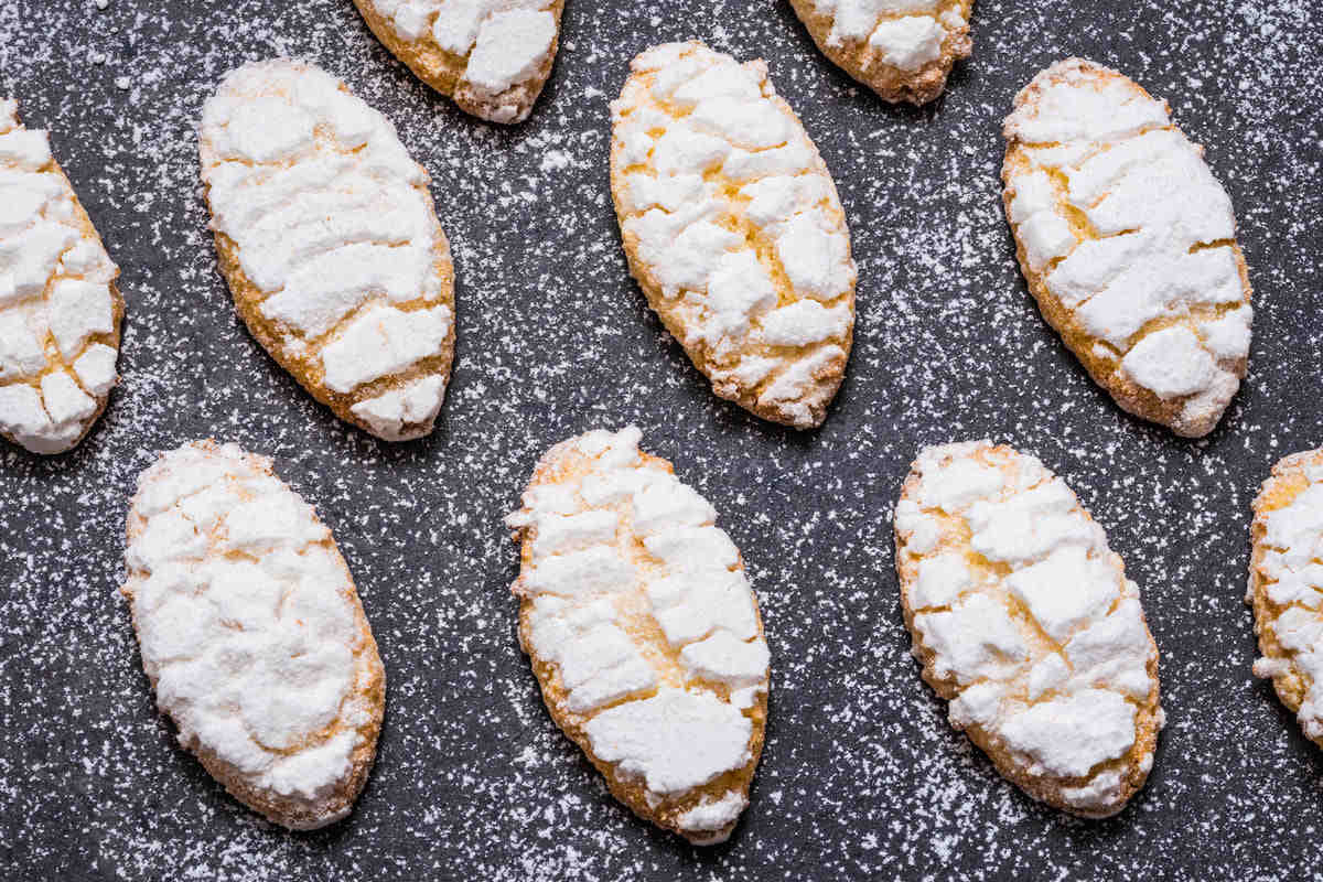 Ricciarelli: la ricetta originale dei biscotti natalizi di Siena