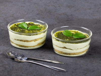 tiramisù al pistacchio con biscotti secchi