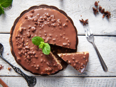 Torta Daim dell’Ikea: l’irresistibile dolce con mandorle e cioccolato da preparare anche a casa