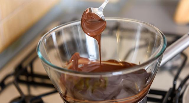 Qual è la tecnica migliore per sciogliere il cioccolato? Scopriamolo subito!