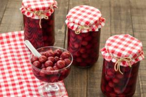 ciliegie sotto grappa