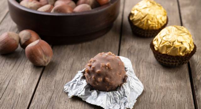 Ferrero Rocher: come fare in casa i famosissimi cioccolatini alle nocciole