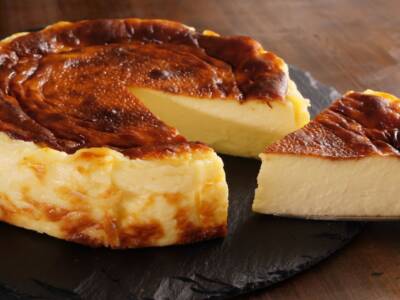 Cheesecake basca bruciata: uno dei migliori trend di pasticceria!