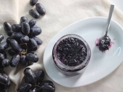 Dolcissima e profumata, preparate la marmellata di uva nera