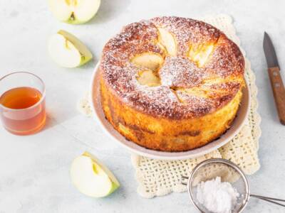 La ricetta classica della torta di mele, con il Bimby è pronta in un attimo!