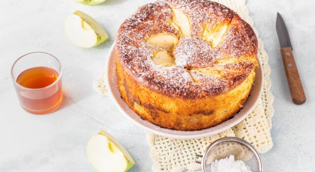 La ricetta classica della torta di mele, con il Bimby è pronta in un attimo!