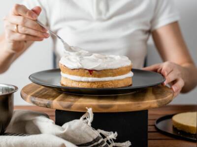 Idee e consigli sul decoro per torta con panna