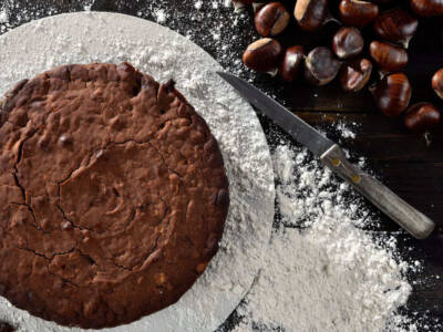 Deliziosa e profumata, preparate la torta con castagne e cioccolato