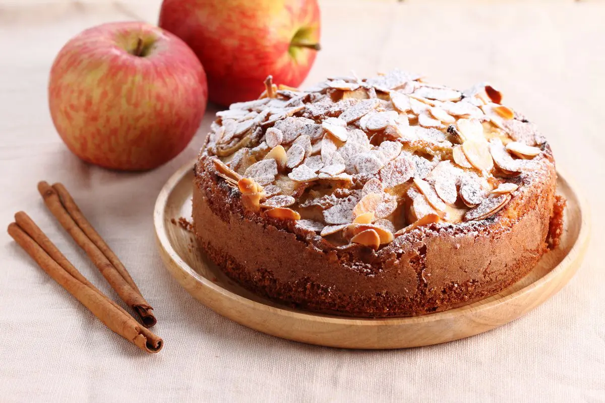 Torta di mele e mandorle