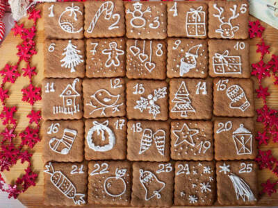 Aspettiamo il Natale con il calendario dell’avvento di biscotti!