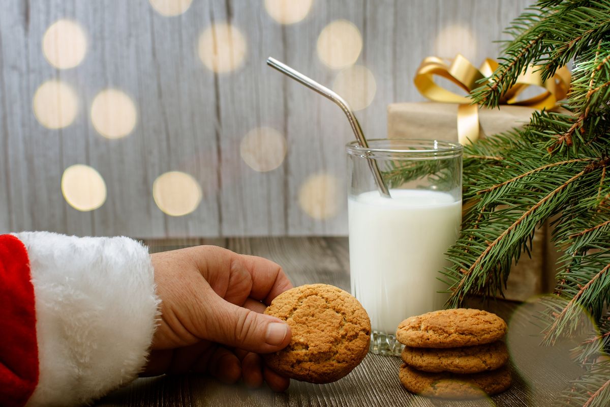 Latte e biscotti a Babbo Natale