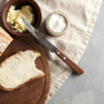 Pane, burro e zucchero: la bontà della merenda anni Cinquanta