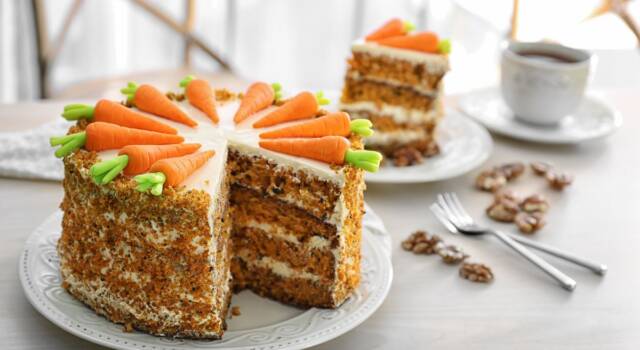 Carrot cake: la famosa torta americana con crema al formaggio