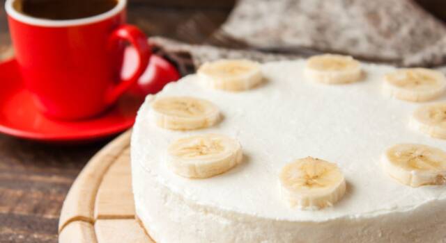 La ricetta senza cottura della cheesecake alla banana