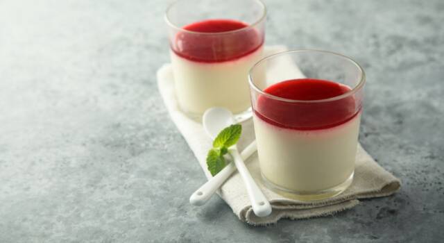 Bicchierini di anguria e yogurt, il dessert fresco e colorato!