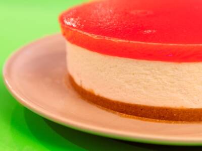 Cheesecake all’anguria, il dessert golosissimo senza cottura