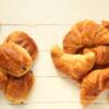 Tra storia e cucina, ecco la differenza tra croissant, brioches e cornetto