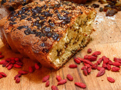 Torta di mele e bacche di goji